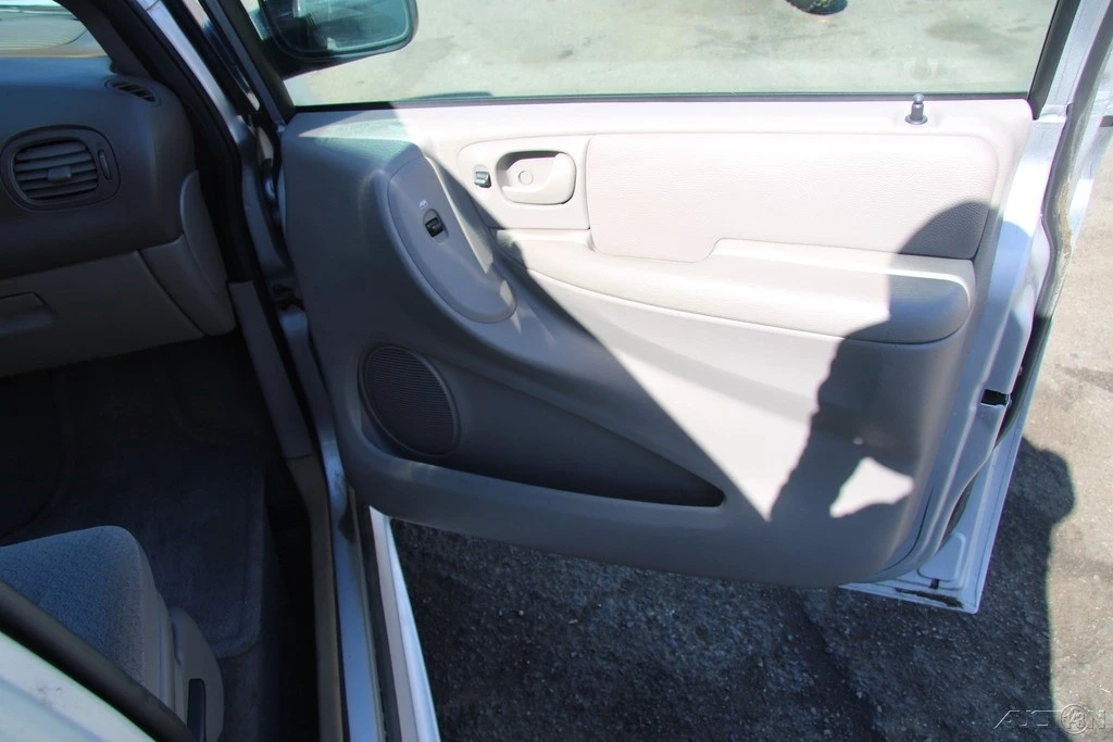 2002 Dodge Caravan - Image 20 of 21