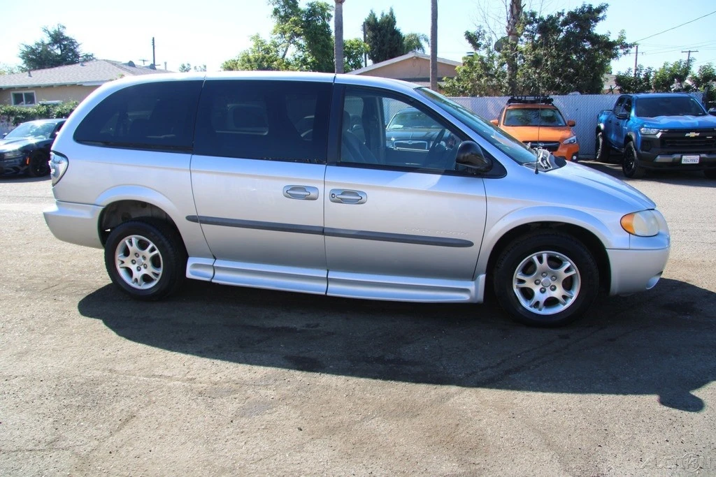 2002 Dodge Caravan - Image 7 of 21