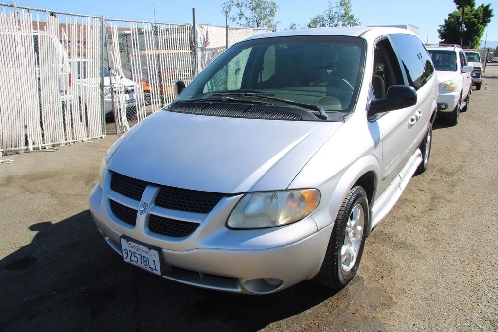 2002 Dodge Caravan - Image 2 of 21