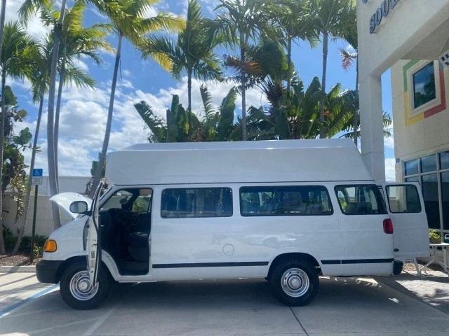 2002 Dodge Ram Van - Image 9 of 21