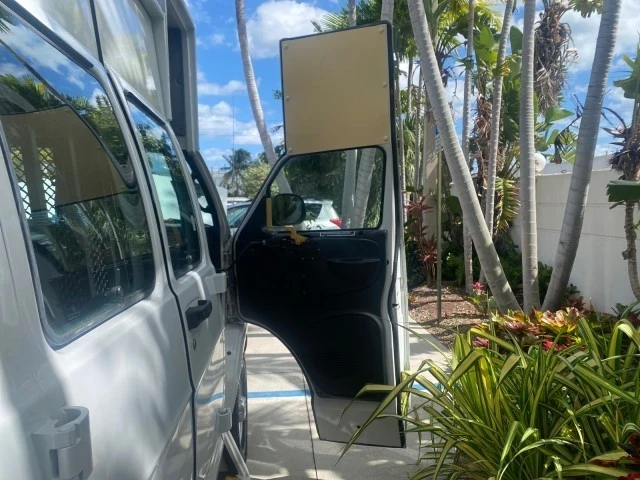 2002 Dodge Ram Van - Image 12 of 21