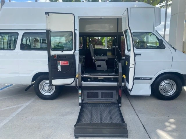 2002 Dodge Ram Van - Image 15 of 21