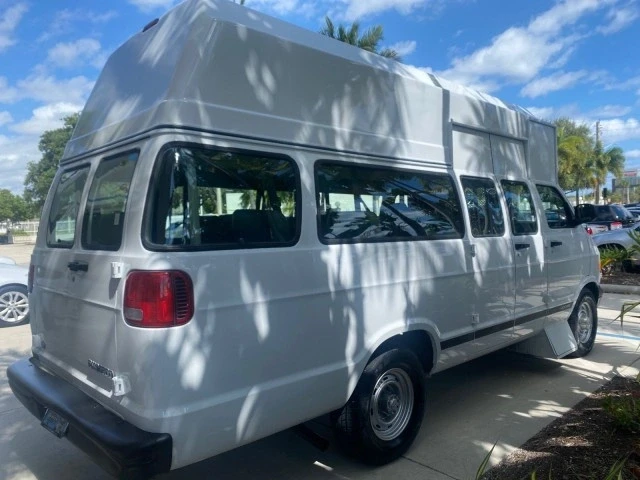 2002 Dodge Ram Van - Image 8 of 21