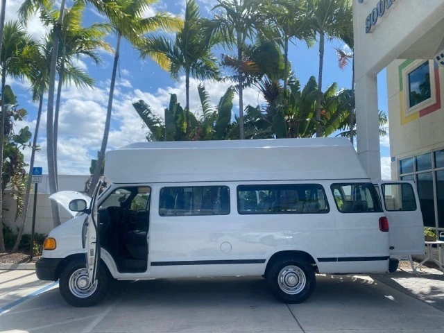 2002 Dodge Ram Van - Image 9 of 21