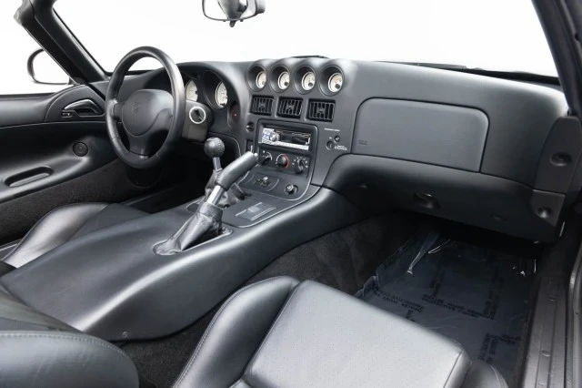 2002 Dodge Viper 2nd Gen - Image 2 of 4