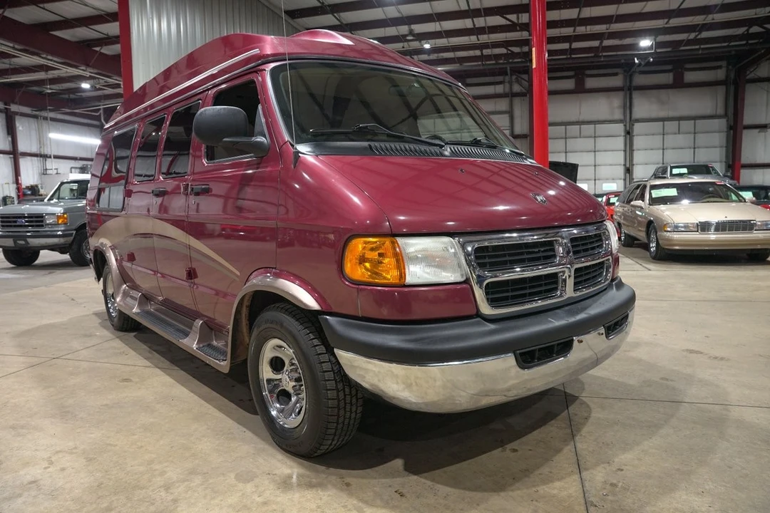 2002 Dodge Ram Van - Image 12 of 21