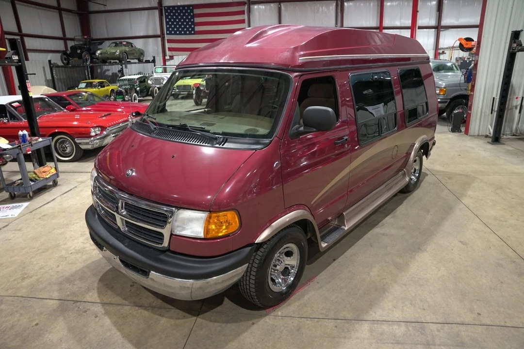 2002 Dodge Ram Van - Image 15 of 21