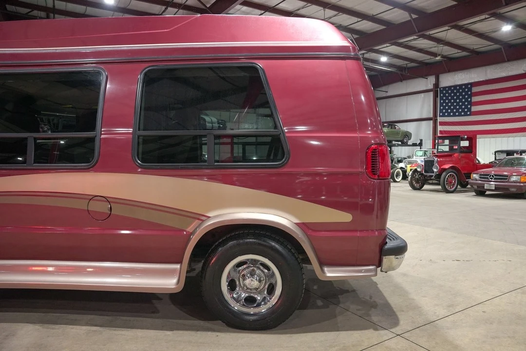 2002 Dodge Ram Van - Image 5 of 12