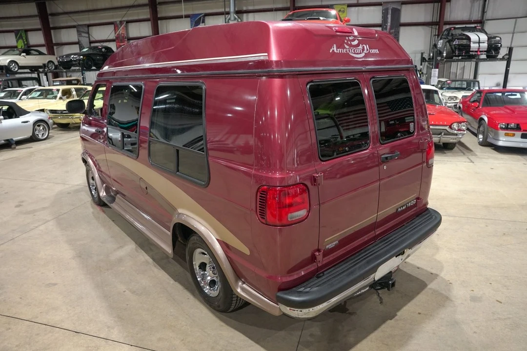2002 Dodge Ram Van - Image 16 of 21
