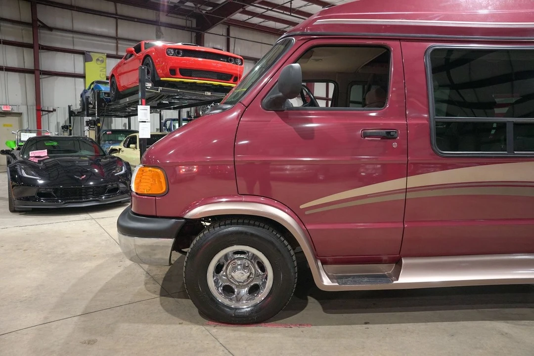 2002 Dodge Ram Van - Image 3 of 21