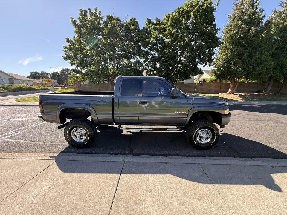 2002 Ram Heavy Duty - Image 8 of 31