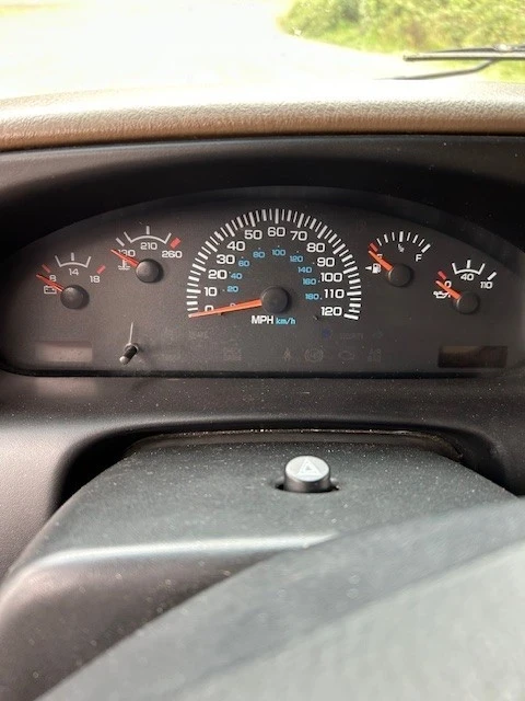 2002 Dodge Ram Van - Image 13 of 14