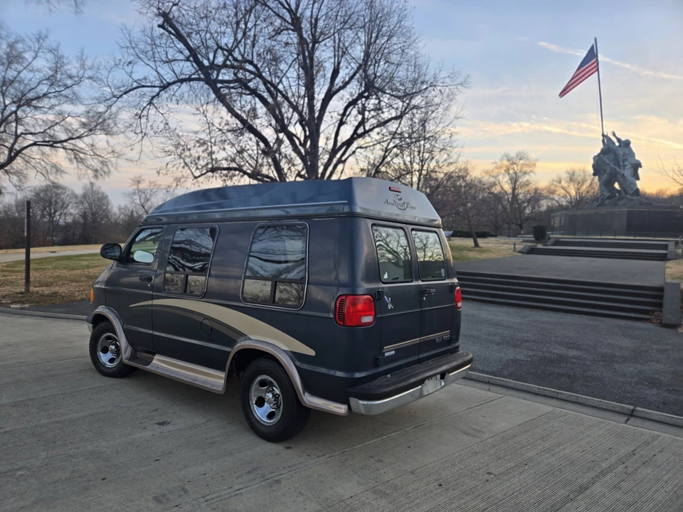 2002 Dodge Ram Van - Image 12 of 21