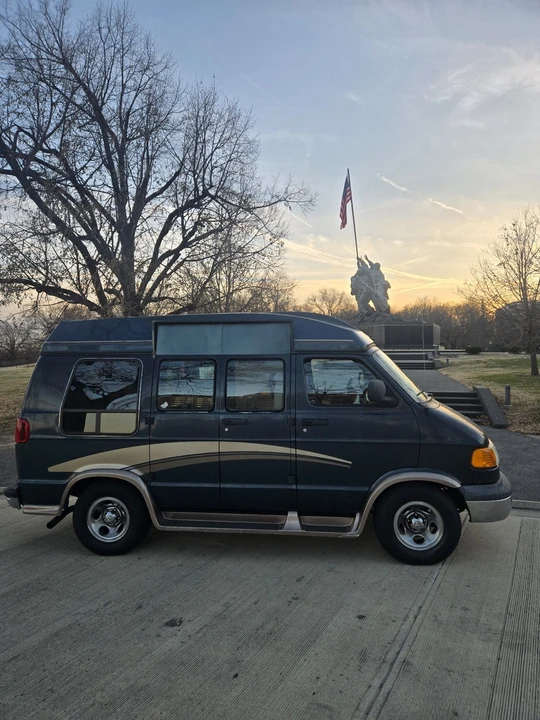 2002 Dodge Ram Van - Image 9 of 21