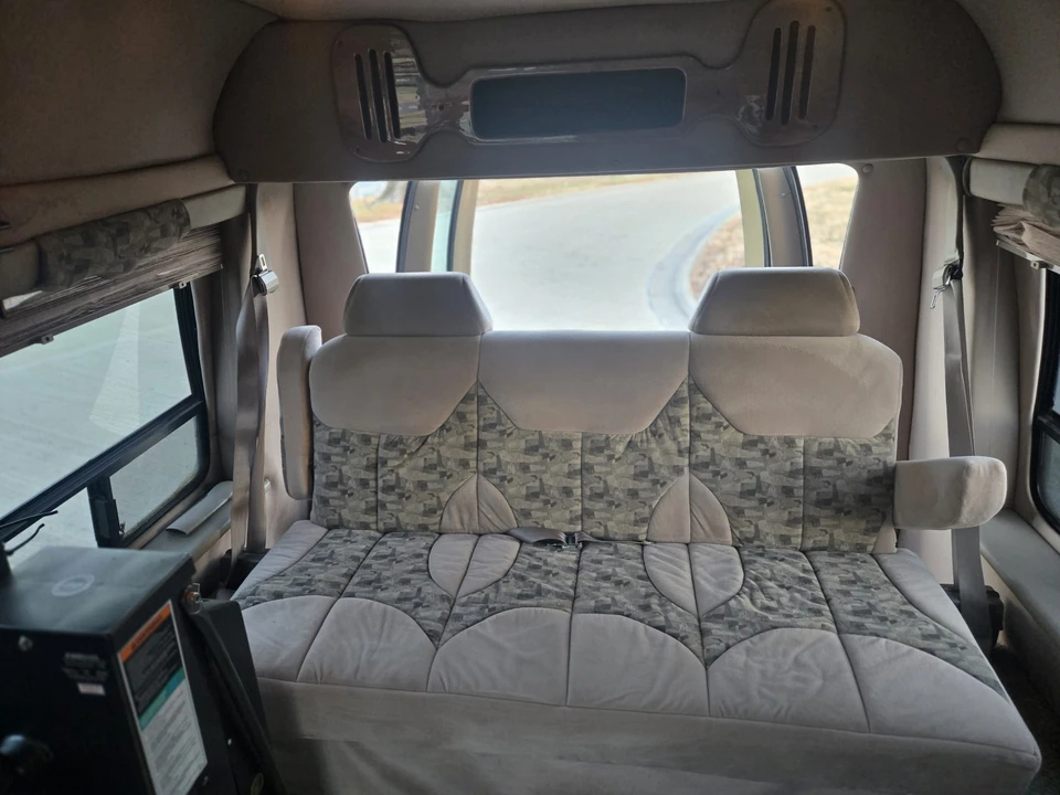 2002 Dodge Ram Van - Image 16 of 21