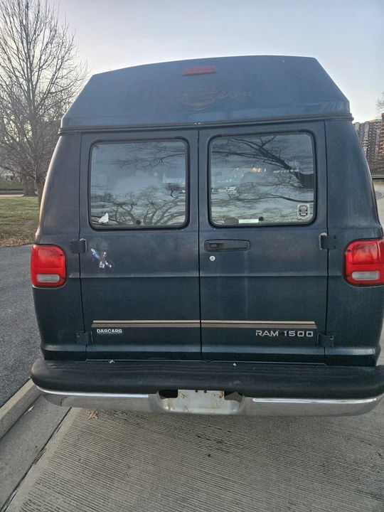 2002 Dodge Ram Van - Image 5 of 21