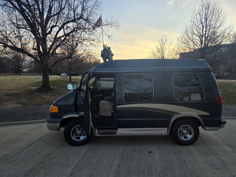 2002 Dodge Ram Van - Image 3 of 21