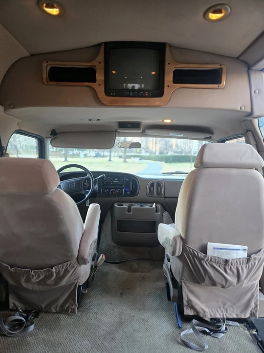 2002 Dodge Ram Van - Image 18 of 21