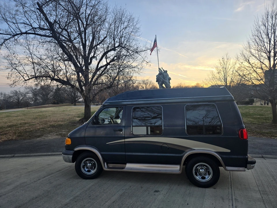 2002 Dodge Ram Van - Image 2 of 21