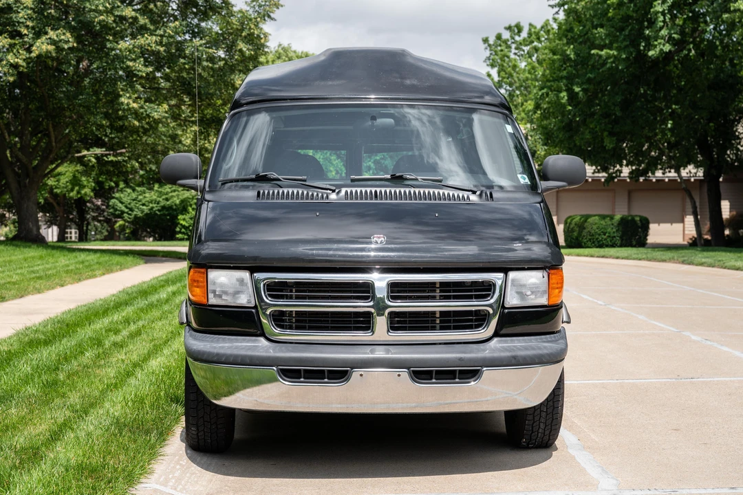 2002 Dodge Ram Van - Image 2 of 31