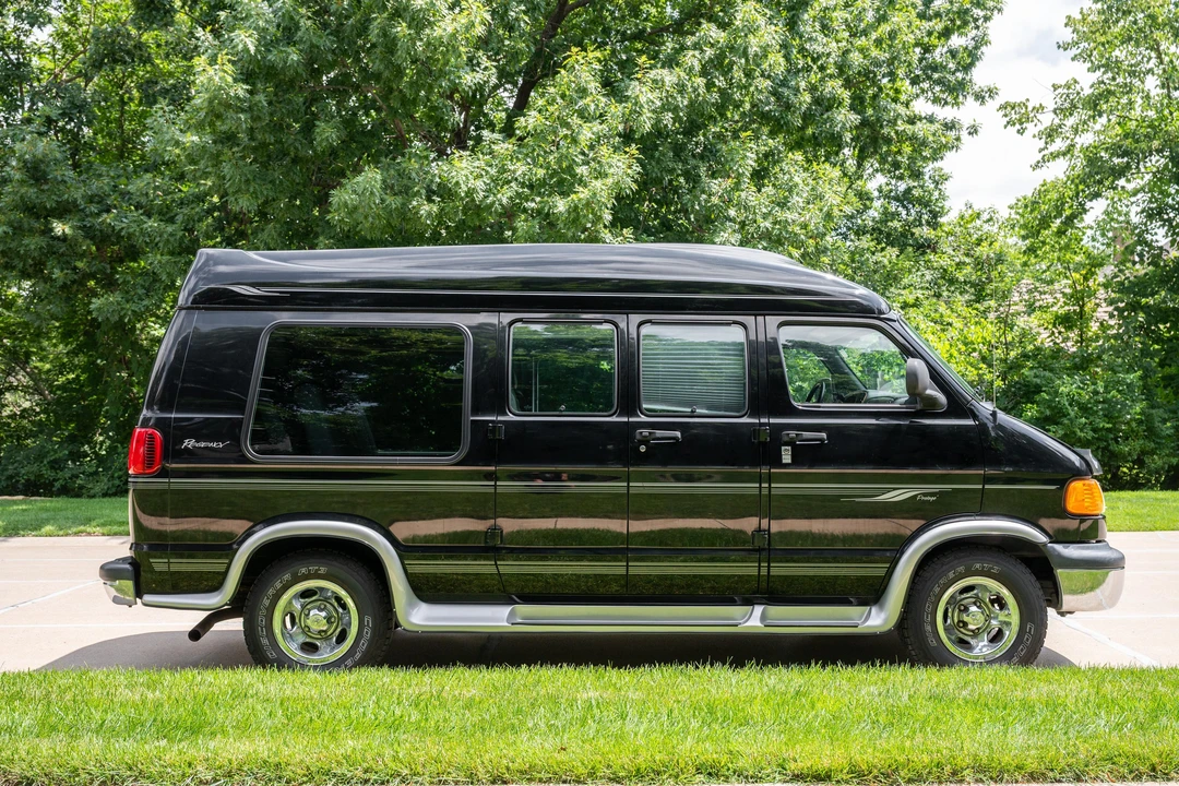 2002 Dodge Ram Van - Image 3 of 31