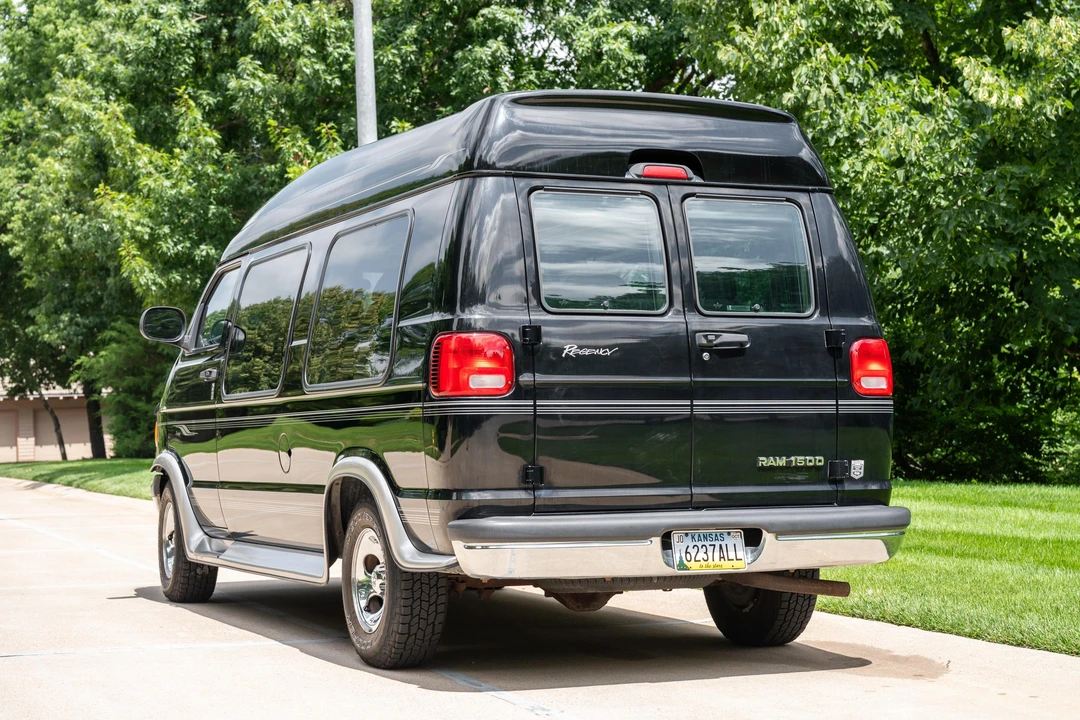 2002 Dodge Ram Van - Image 4 of 31