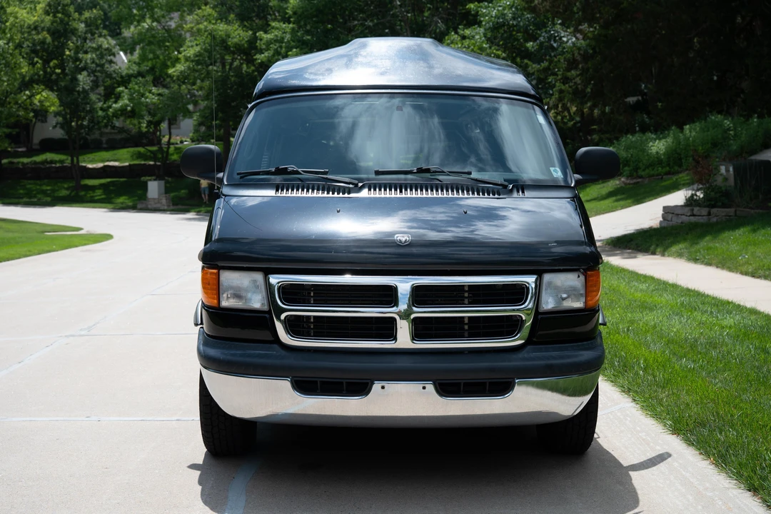 2002 Dodge Ram Van - Image 6 of 31