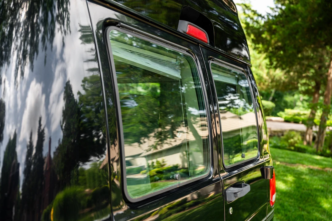 2002 Dodge Ram Van - Image 24 of 31