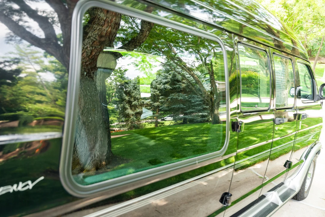 2002 Dodge Ram Van - Image 27 of 31