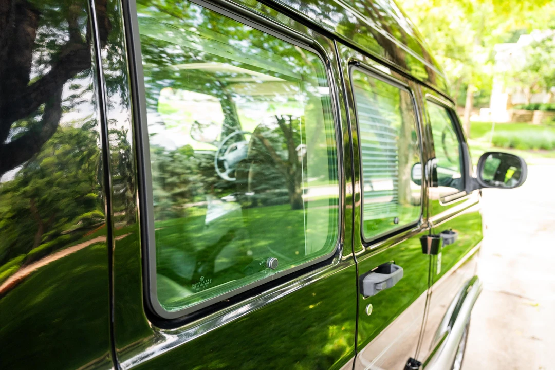 2002 Dodge Ram Van - Image 28 of 31