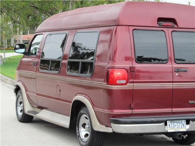 2002 Dodge Ram Van - Image 3 of 12