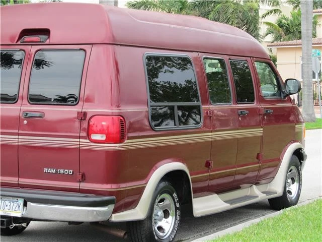 2002 Dodge Ram Van - Image 6 of 12