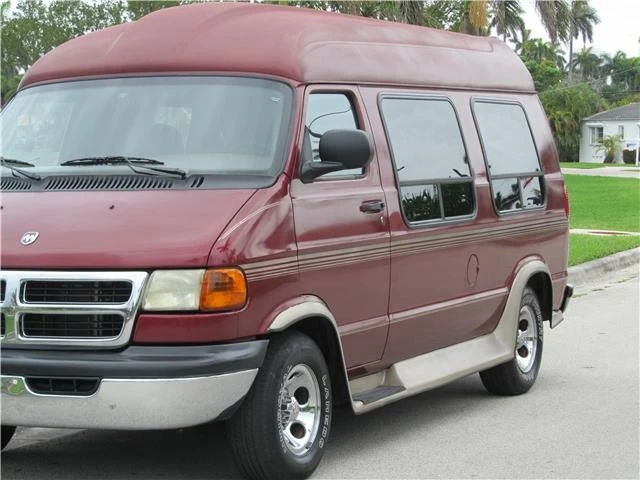 2002 Dodge Ram Van - Image 12 of 12