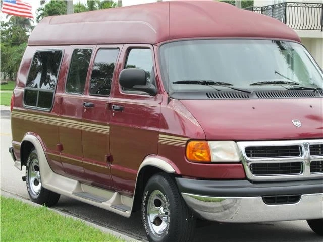2002 Dodge Ram Van - Image 9 of 12