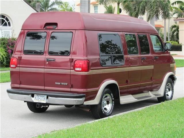 2002 Dodge Ram Van - Image 5 of 12