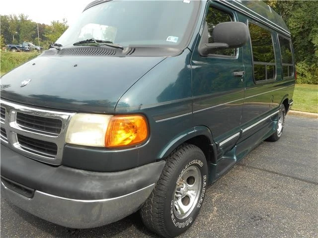 2002 Dodge Ram Van - Image 12 of 12