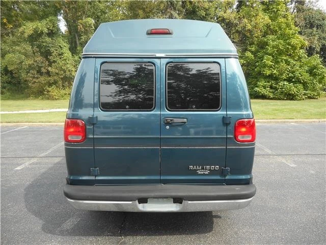 2002 Dodge Ram Van - Image 7 of 12