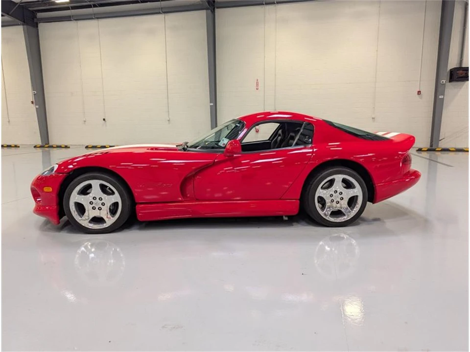 2002 Dodge Viper 2nd Gen - Image 2 of 20