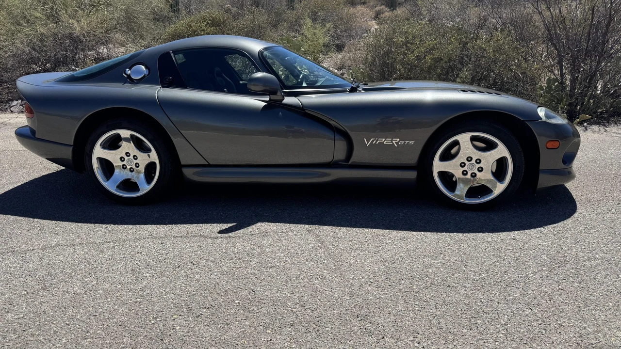 2002 Dodge Viper GTS 2nd Gen - Image 3 of 31