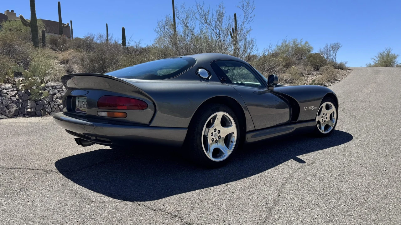 2002 Dodge Viper GTS 2nd Gen - Image 4 of 31