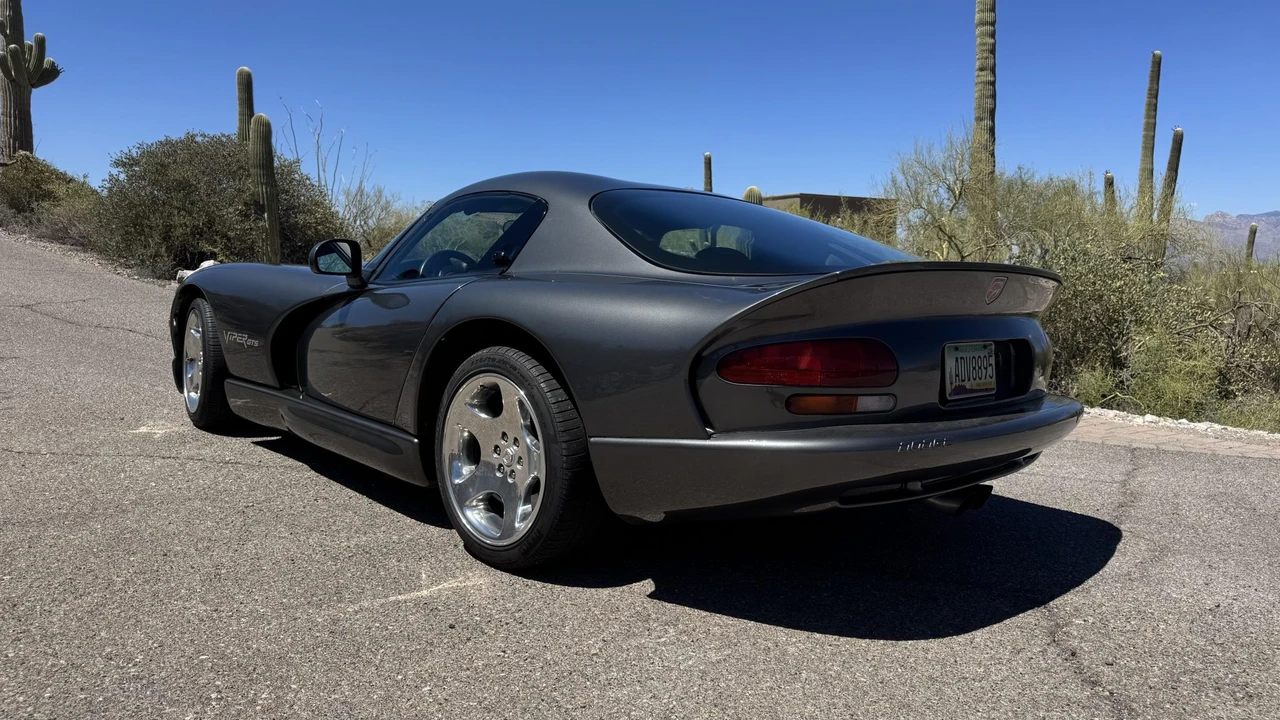 2002 Dodge Viper GTS 2nd Gen - Image 6 of 31