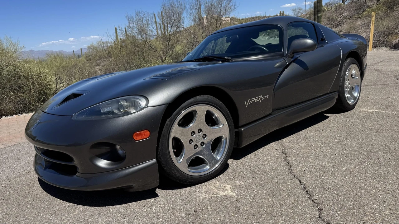 2002 Dodge Viper GTS 2nd Gen - Image 8 of 31