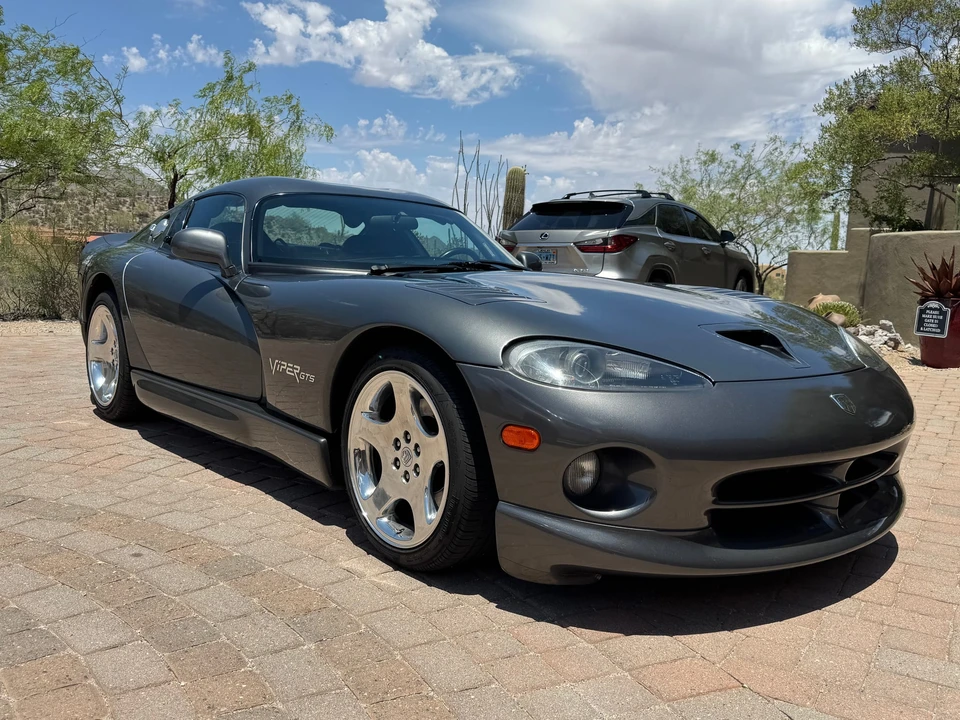 2002 Dodge Viper GTS 2nd Gen - Image 11 of 31