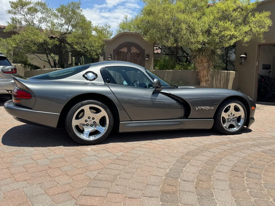 2002 Dodge Viper GTS 2nd Gen - Image 12 of 31