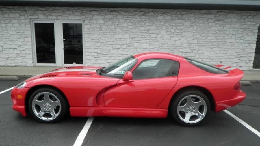 2002 Dodge Viper GTS 2nd Gen - Image 2 of 5