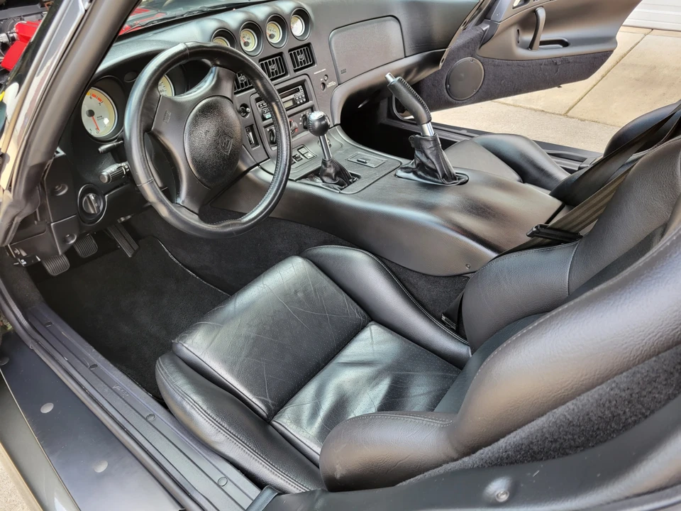 2002 Dodge Viper GTS 2nd Gen - Image 28 of 31