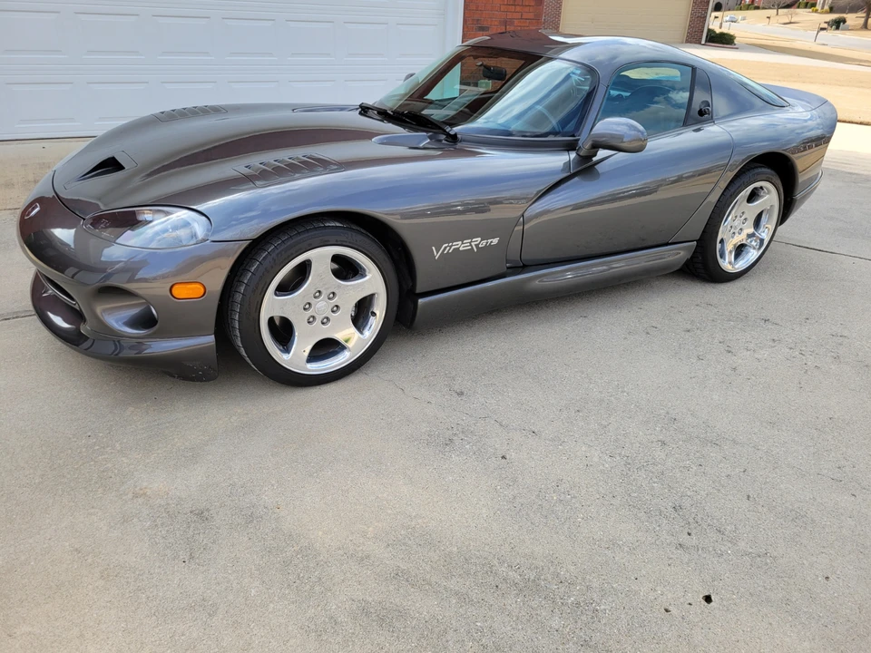 2002 Dodge Viper GTS 2nd Gen - Image 12 of 31