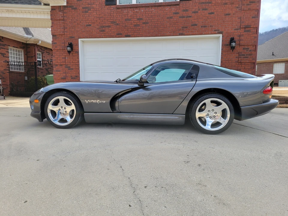 2002 Dodge Viper GTS 2nd Gen - Image 11 of 31