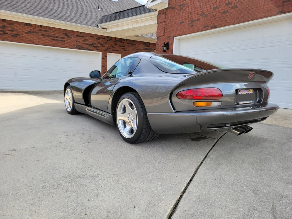 2002 Dodge Viper GTS 2nd Gen - Image 9 of 31