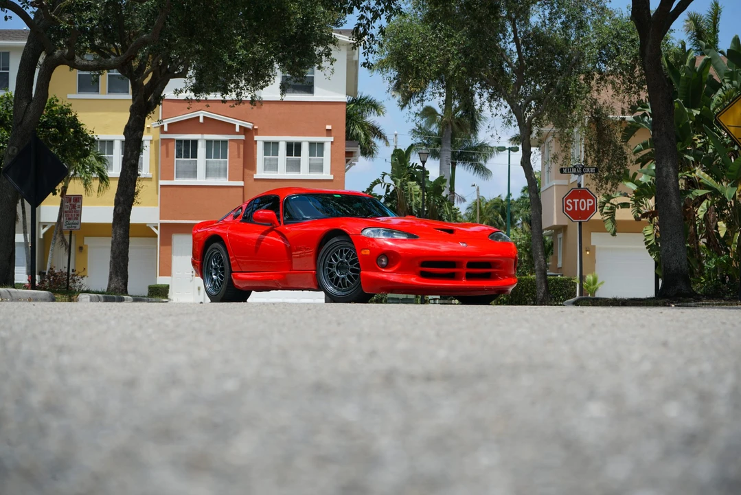 2002 Dodge Viper GTS 2nd Gen - Image 17 of 31